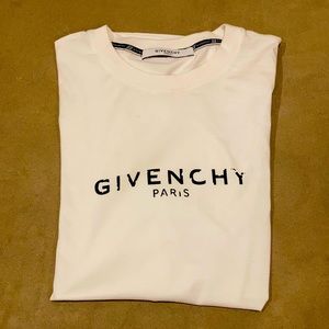 ‼️‼️Christmas Sale‼️‼️ Givenchy white t-shirt size XL